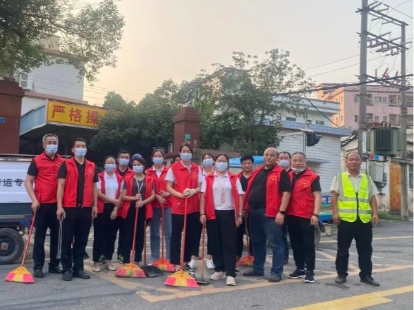永利yl23411光电硅胶事业部--公益行（社区街道清扫）